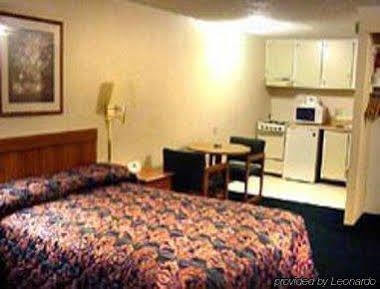 Knights Inn Charlotte South Пайнвилл Экстерьер фото