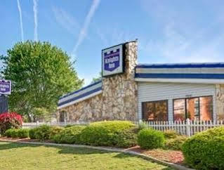 Knights Inn Charlotte South Пайнвилл Экстерьер фото